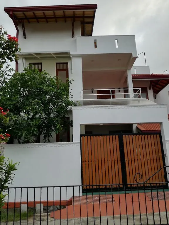 Bianco Terrace Hotel Negombo 0*,