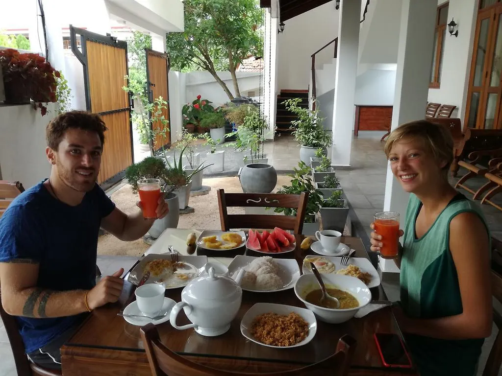 Bianco Terrace Hotel Negombo 0*,
