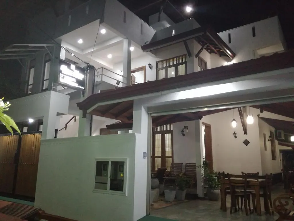Bianco Terrace Hotel Negombo 0*,